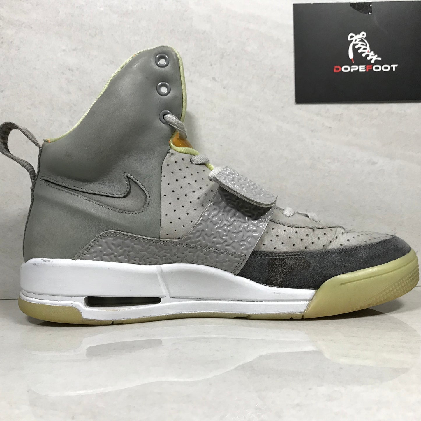 Nike Air Yeezy Zen Grey Size 9.5 - Nike