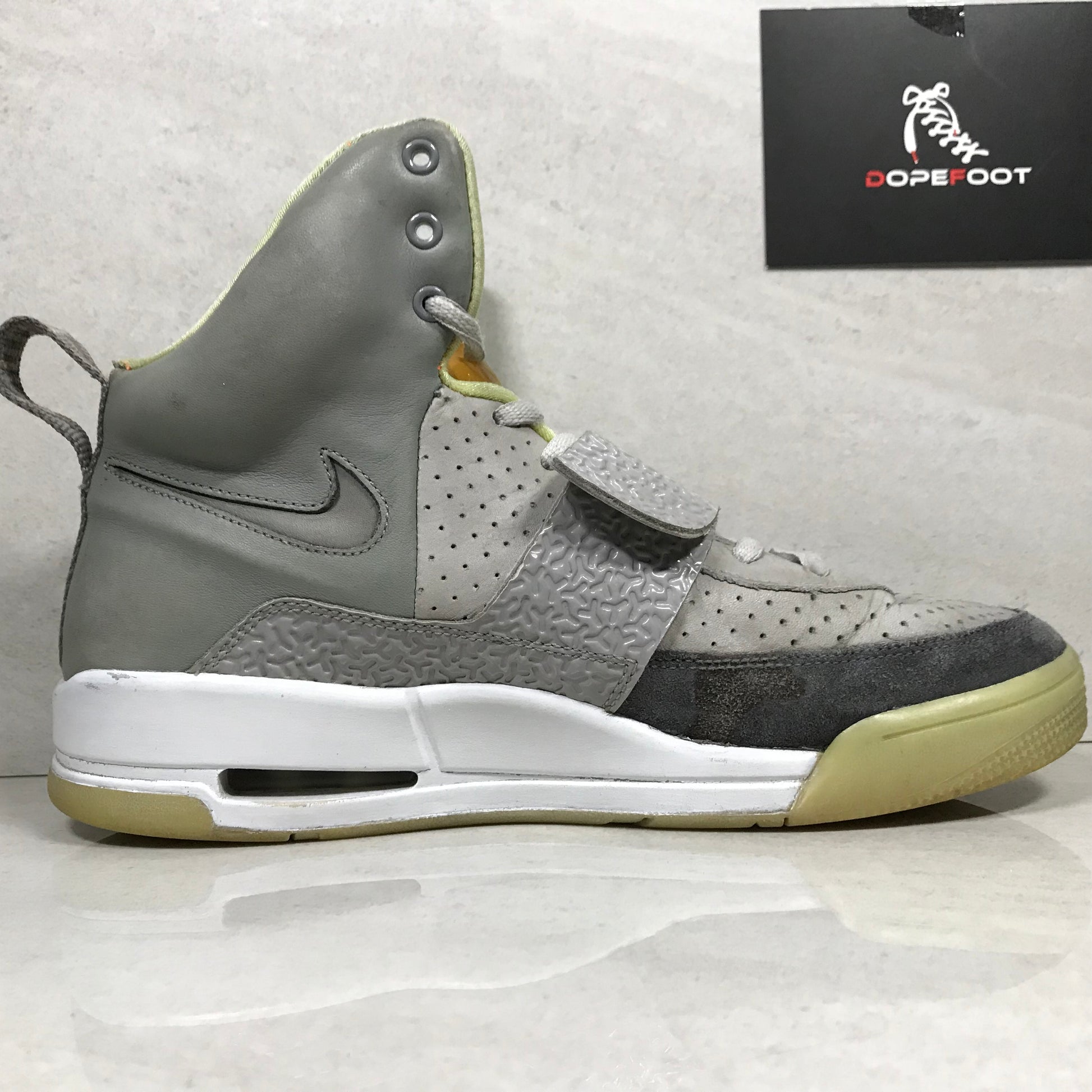Nike Air Yeezy Zen Grey Size 9.5 - Nike
