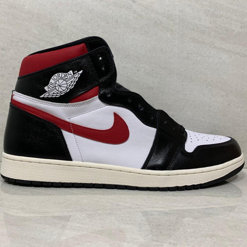 Nike Air Jordan 1 I Retro High OG Hombre Talla 17 Negro/Rojo gimnasio/Blanco 555088 061