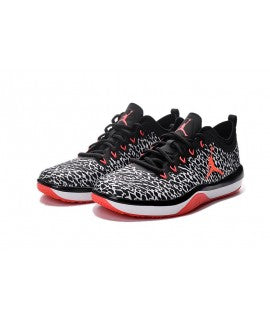 DS Nike Air Jordan Trainer 1 Black Elephant Print/Infrared  Low BG Size 7Y